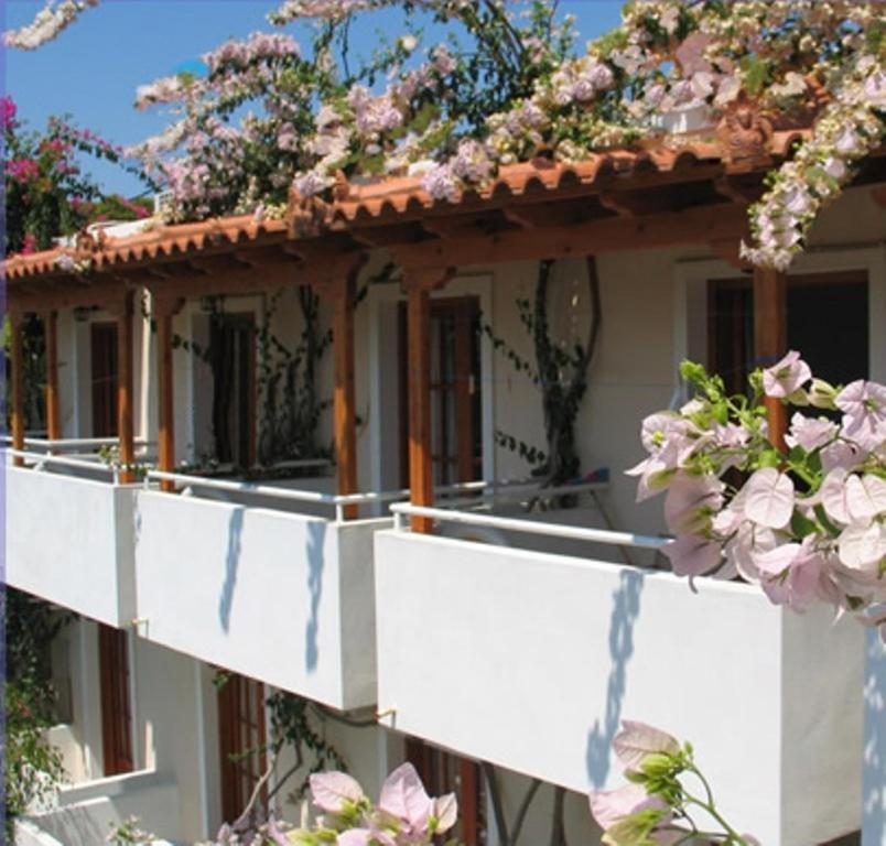 Costantonia Holiday Apartments Agia Marina  Экстерьер фото